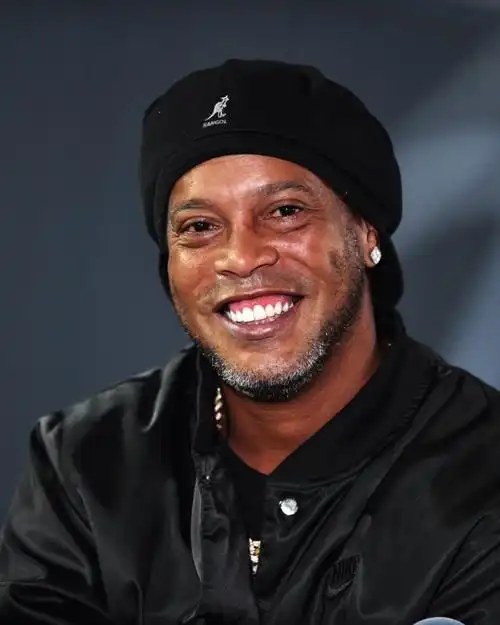 他在不同情 他在不同情